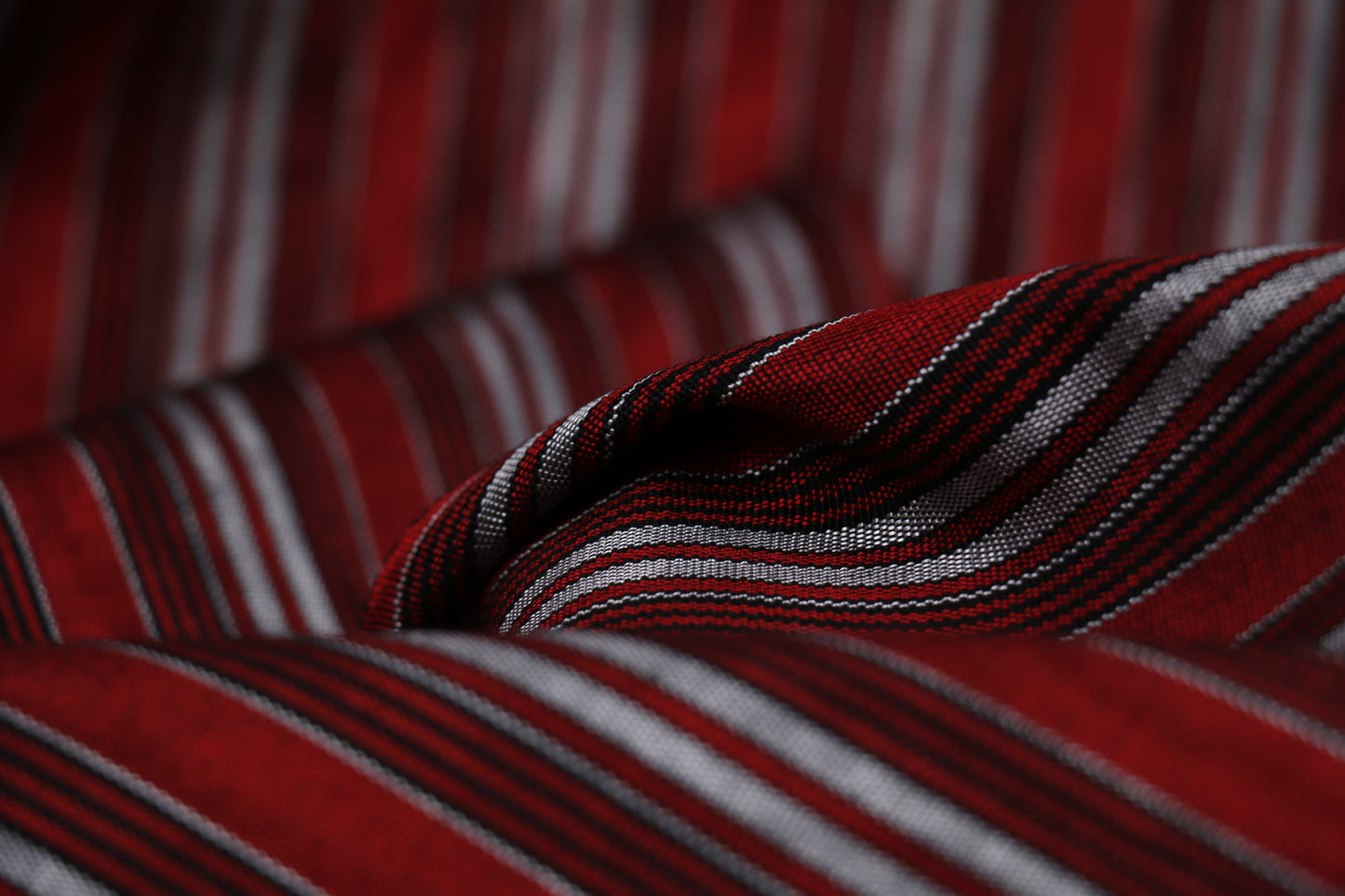 Ottoman Elegant Red Stripe Kutnu
